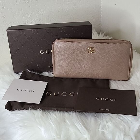 💯 Authentic Gucci Zipped Long Wallet 🍀 - Picture 3 of 14